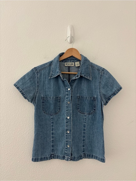 GAP Tops - Vintage Gap Blue Jeans short-sleeve denim snap shirt with twin chest pockets